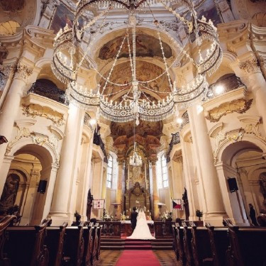 チェコで結婚式するなら 人気会場の口コミをチェック ウエディングパーク海外