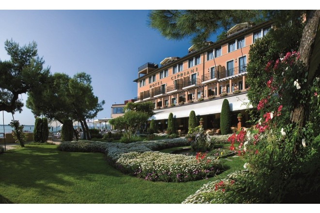 数々のVIPをも魅了する水の都・ベネチアに佇む絢爛豪華なホテル。