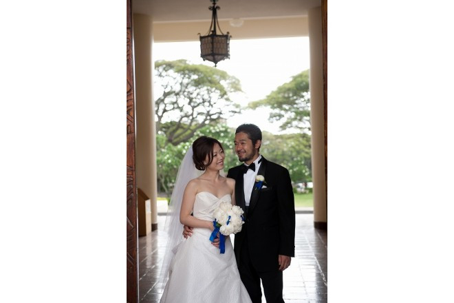 緑豊かで閑静な地に建つ「花の教会」。英国スタイルのガーデンに通年花々が咲き誇る。(RealWeddings)