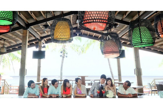 グアム屈指のロマンチックなスポット、恋人岬(Two Lovers Point)での写真撮影も楽しめます。