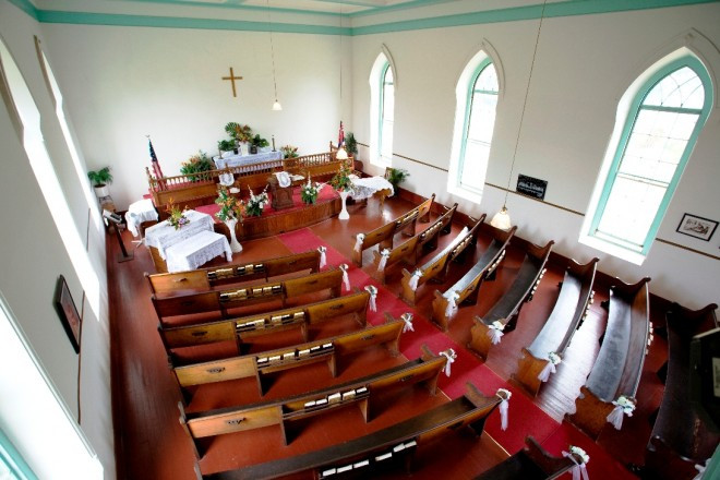 自然光が差し込むナチュラルな雰囲気の内部。