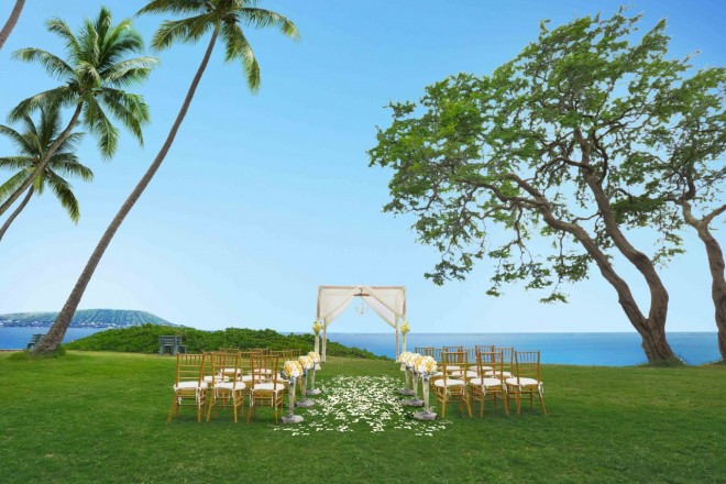 オハワイの風を感じるビーチフロントガーデンで叶えるウェディング