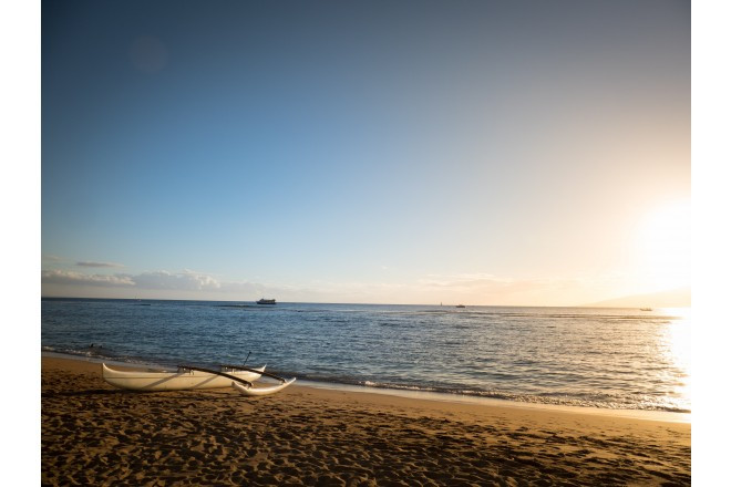 ラハイナ地区で唯一のオーシャンフロントレストラン“pacifico”でのビーチウエディング。式後そのままパーティができるのでゆったり過ごせる。