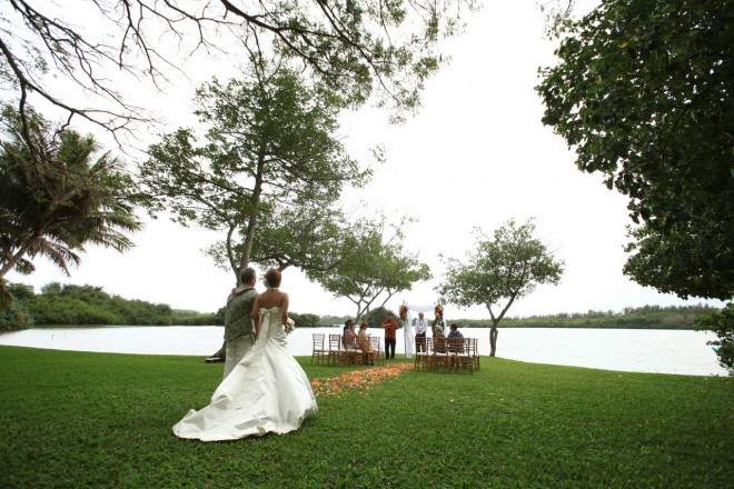 オアフ島の裏側コーラル山脈の麓にある広大なクアロアランチにはローカルに人気の2ヶ所のウエディングロケーションがあります。