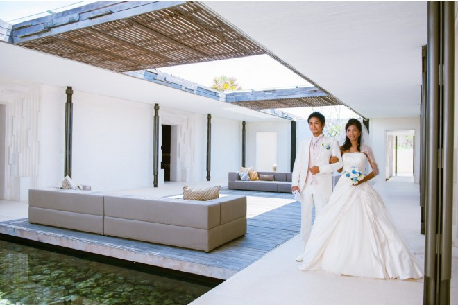 3ベットヴィラの空間でお二人はお支度をしていただき、挙式へとご準備していただきます!まるでお二人のお家でお支度~挙式~パーティまで行える欧米式ウエディング