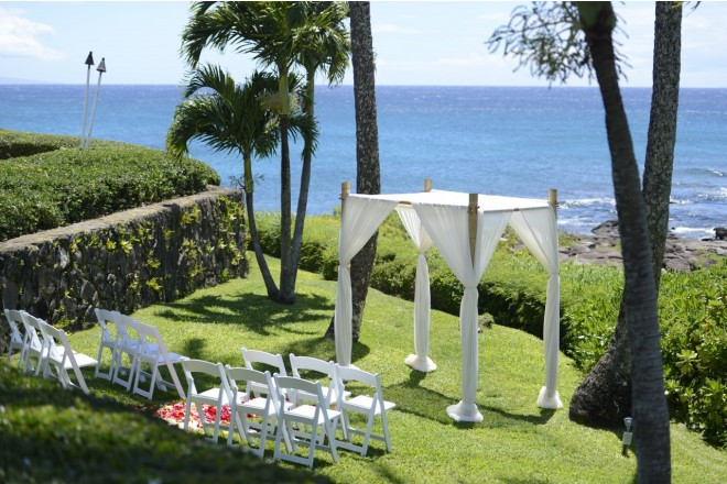 広大な海をバックに行う挙式スタイルはメリマンズ挙式の特徴の一つ!
フォトジェニックな挙式シーンがたくさん可能です。