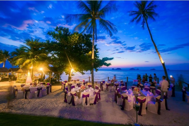 コンラッド・コサムイ