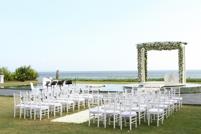 広大な敷地のガーデンはスペースごとのレイアウトでおもてなしを表現して