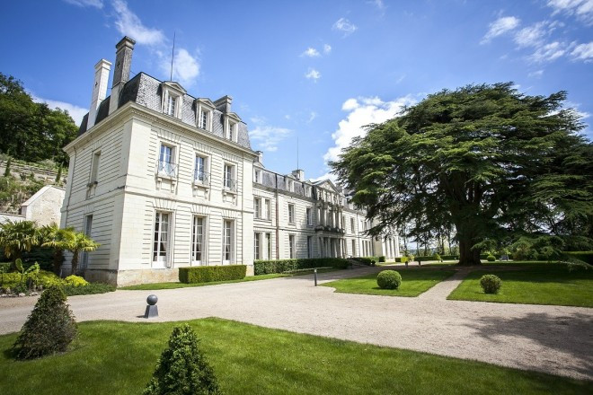 ラグジュアリーなホテルに生まれ変わった歴史ある古城。滞在型の挙式が叶う夢の場所!