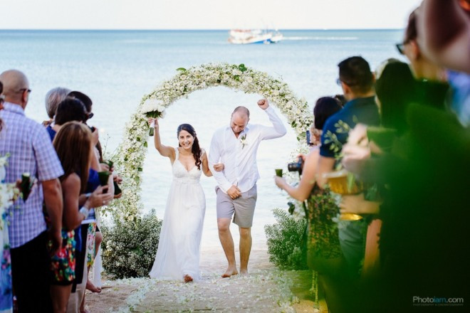 非日常を感じさせてくれる空間での、絵葉書の中にいるようなウェディング