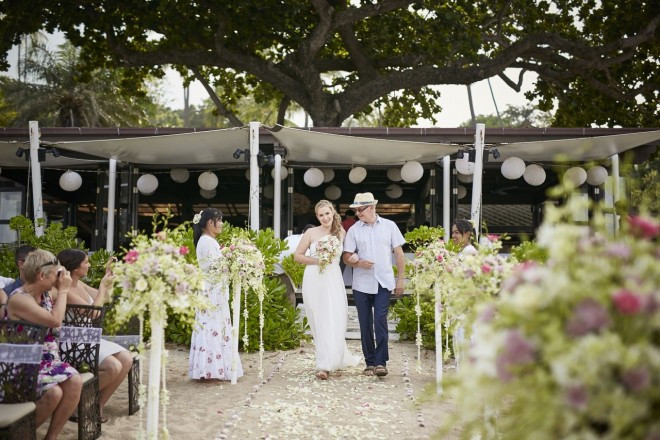 特別なウェディングを、1日1組限定のリゾート、トンサイベイで叶えませんか?