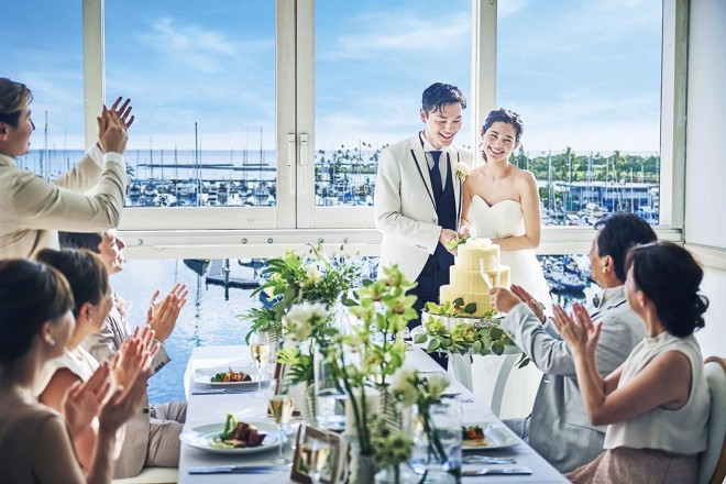 美しいハーバーを望むシーサイドパーティ、大切なゲストと味わうハワイの美食