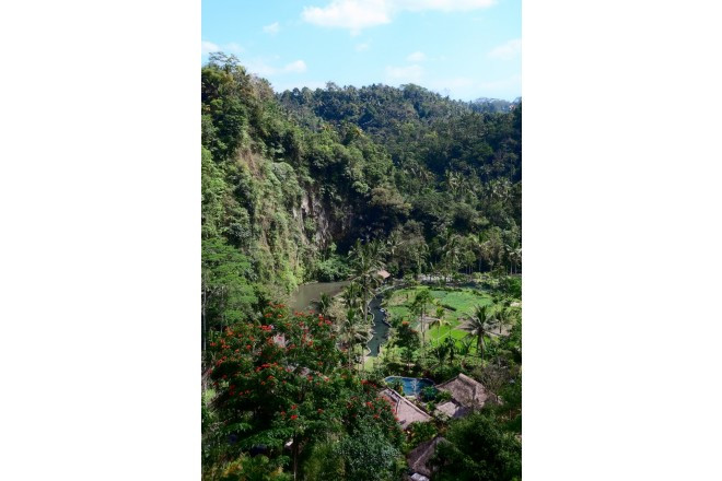 バリの芸術と大自然が織り成す秀逸なる寛ぎのリゾート