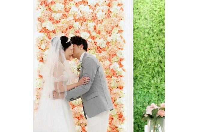 ピンクのお花がキュートな祭壇 ルアナチャペル