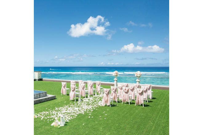 エレガントなガーデンテラスで贅沢なプライベートセレモニー