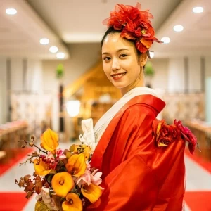 和装も幅広い取扱いをしているTAKAMI BRIDAL。神殿で鮮やかな衣を身に纏い、新婦は輝きます|ロイヤルパインズホテル浦和の写真(28876364)