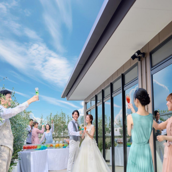 澄んだ空のもとテラスでも楽しめる♪