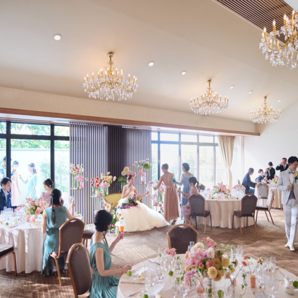 ガーデン付きの会場でナチュラルなウェディング♪