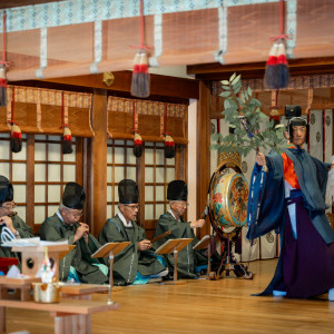 宮司による朝日舞を奉納|龍城神社の写真(51699579)