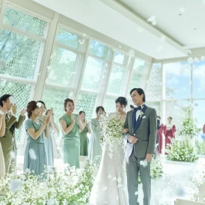 挙式後は、皆様に祝福していただくフラワーシャワー|GAMAGORI CLASSIC HOTEL（蒲郡クラシックホテル）の写真(48016073)