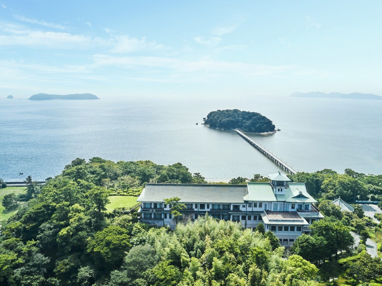 三河湾の海を一望するクラシカルリゾートウエディング