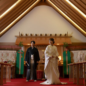 厳粛な雰囲気の中、白無垢を身にまとい愛を誓う。熊野本宮の祭神をお祀りした伝統を重んじる神殿です|ベルヴィ宇都宮の写真(37573197)