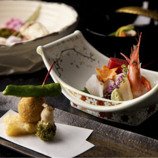 【会席料理¥5,500×6名様までご招待】日本料理「簾」にてご両家お食事券をプレゼント!