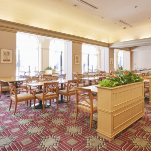 朝食やお夜食をブッフェスタイルでお楽しみいただける、  カフェレストラン「テラス」|ホテルオークラ東京ベイの写真(7464944)