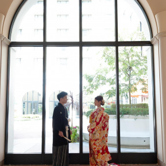 和装での神前式のほか、館内での前撮りも人気。畳の和室や撮影用小物もご用意しております