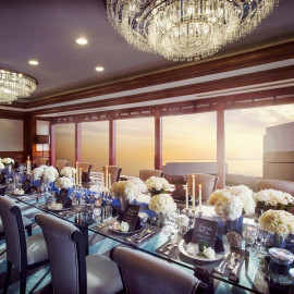 【挙式&会食】ホテル最上階のプライベート空間で叶う家族婚