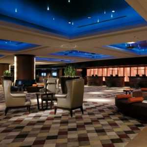 豪華客船をイメージしたフロント。シェラトンでゆったりとお寛ぎください。|シェラトン・グランデ・トーキョーベイ・ホテルの写真(730061)