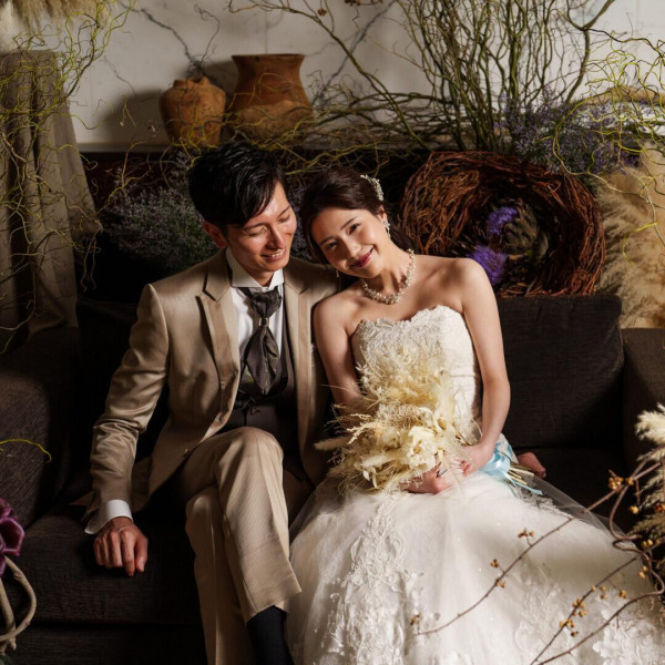 乾いた風と優しい光に包まれて、ふたりの時間が静かに流れる