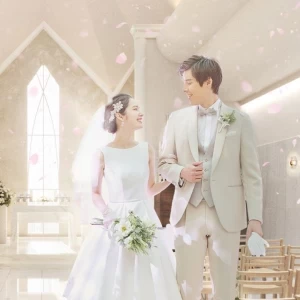 新横浜駅徒歩1分にある好立地の新横浜グレイスホテル!。2025年9月チャペルリニューアル!コンセプトはlumière ルミエール「光」|新横浜グレイスホテル/ ロゼアン シャルムの写真(49798183)