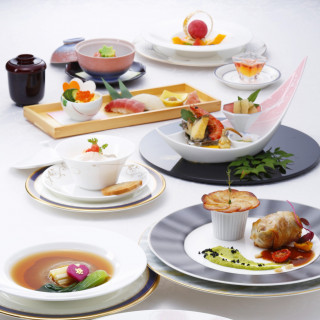 和洋中折衷料理は、幅広い年代のゲストに楽しんでいただける人気のコース