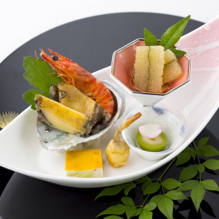 旬の素材と巧みが織りなす、美しい色彩と繊細な味わい 和心の真髄が、祝宴を上品に彩る日本料理