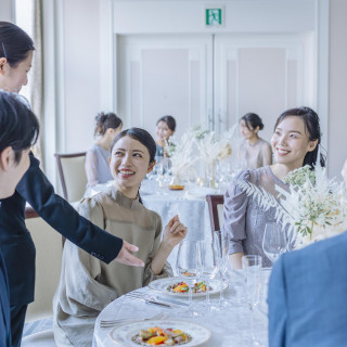 ふたりやゲストのことを各セクションのスタッフ同士で共有。大切な一日を過ごすことができる