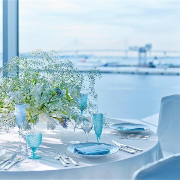 透明感のあるコーディネートもおすすめ♪