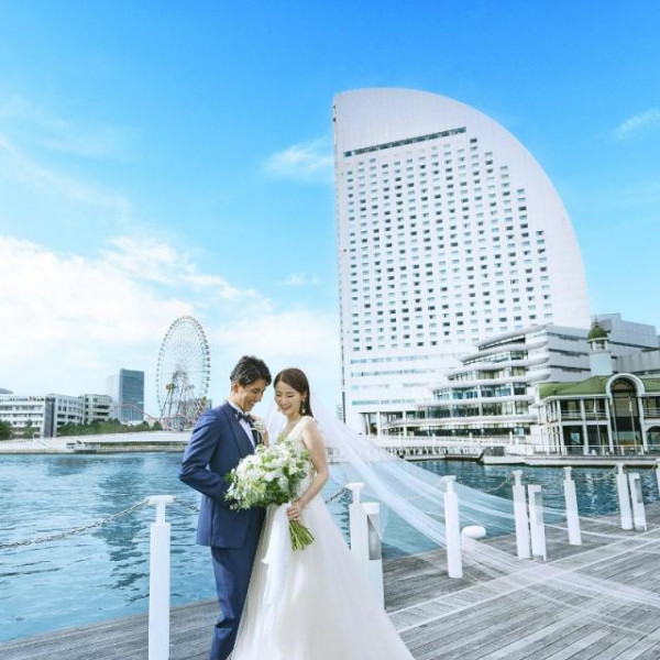 ふたりの結婚の証を横浜のシンボリックホテルで刻んで