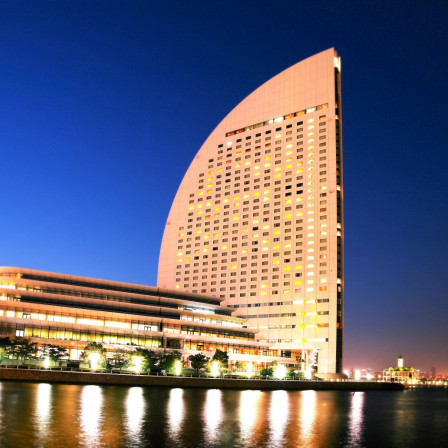 「風をはらんだヨットの帆」がモチーフの外観は、みなとみらいのシンボル的存在|ヨコハマ グランド インターコンチネンタル ホテルの写真(595416)