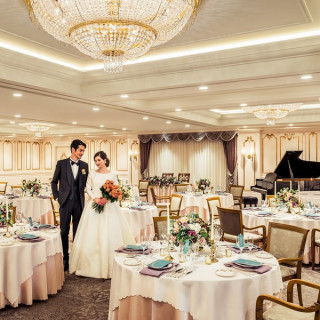 1月限定★福袋特典として新婦衣裳22万円オフ、新郎衣裳5万5000円オフ、新郎新婦美容20%オフ