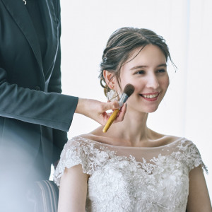 プロのスタイルストが施すヘアメイクは花嫁をより一層美しくします|横浜ベイホテル東急の写真(51077299)