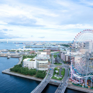 横浜港・ベイブリッジ・観覧車や赤レンガ・・・横浜のシンボルがホテルからご覧いただけます。遠方からのご宿泊の方にも大変喜ばれるロケーションです。|横浜ベイホテル東急の写真(44621871)