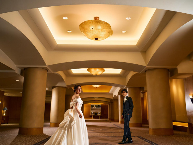 2025年内に結婚式をご予定の二人に特別お得プランあり！