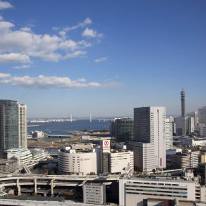 横浜駅前のロケーションのよさ!は、近さだけではなく景色も抜群です。|横浜ベイシェラトン ホテル&タワーズの写真(236926)