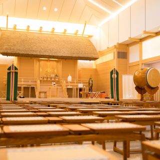 開放感がある神殿で日本伝統の挙式を