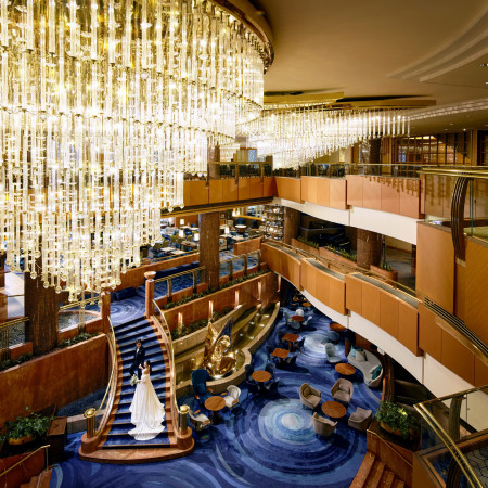 ロビーウエディング◇大階段を贅沢に貸し切りに!一流の挙式スタイル/~50名・立ち見もOK