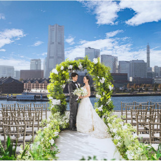 ＼みなとみらい名所*大さん橋コラボ／絶景の海/空に映える結婚式