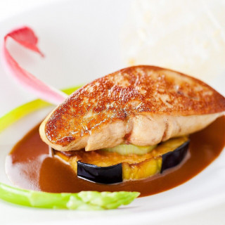 【ゲスト目線で体感!無料試食】当館スペシャリテ<フォワグラのポワレ>を料理長のパフォーマンス付で堪能