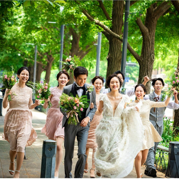 “ふたりもゲストも最高の笑顔になれるオリジナルウエディング”を約束！