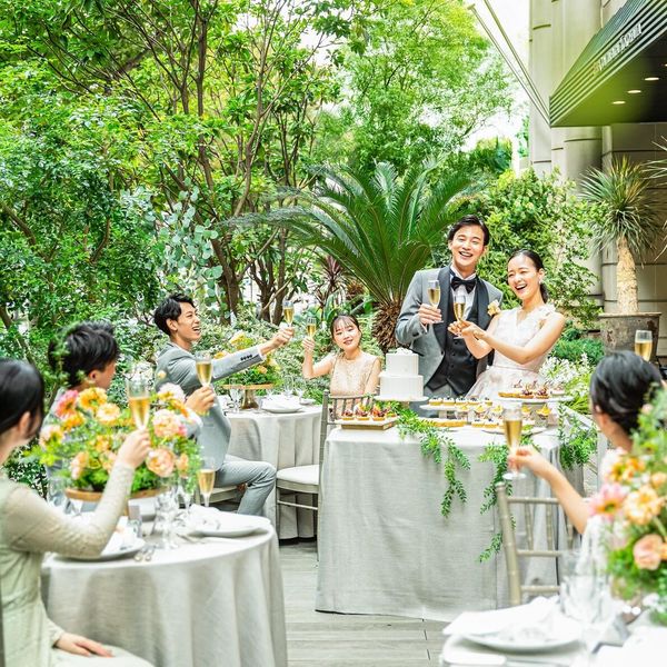 【BBQブッフェで叶うアウトドアウエディング】屋内テント設置で、ラフにゲストと盛り上がるスタイル。